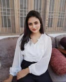 Hii call me sir ☎️7061/6658/84☎️low price collage girl full safe bhabhi hot model